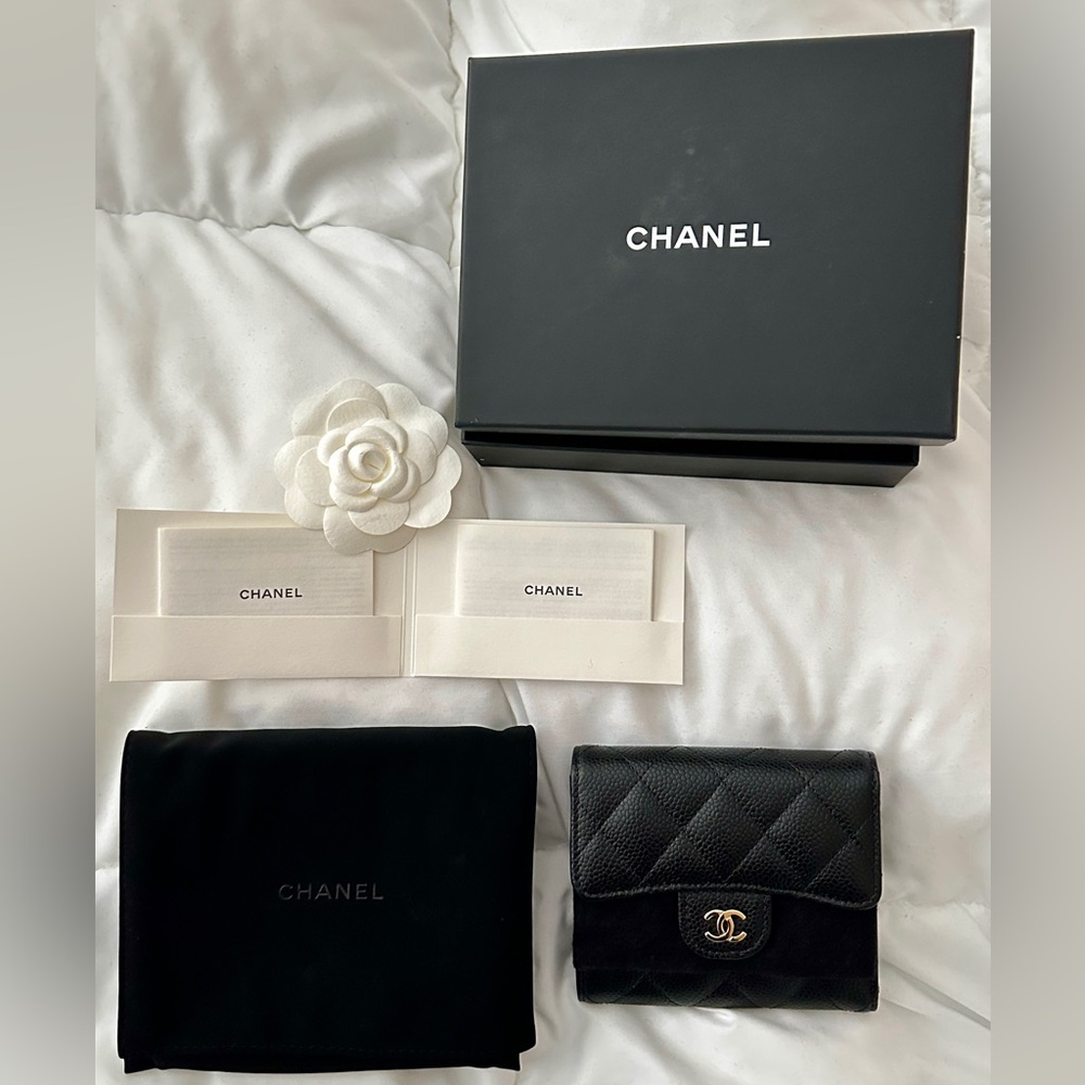 Brand New CHANEL Classic Small Flap Wallet Caviar Black